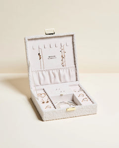 Boîte à bijoux Anne en bouclette blanche, un cocon douillet pour vos petits trésors – LesDnicheuses