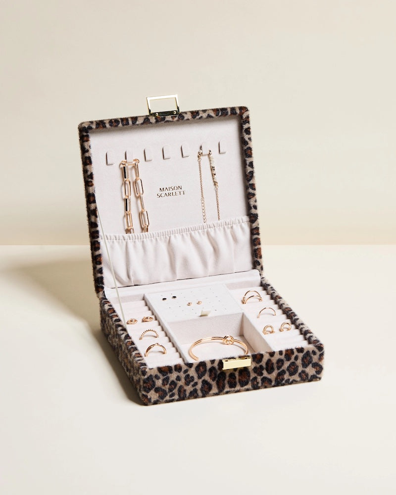 Boîte à bijoux Anne en velours léopard, un repaire tout doux pour vos bijoux préférés – LesDnicheuses