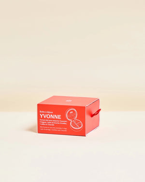 Boîte cartonnée rouge de la boîte à bijoux Yvonne, une petite surprise qui donne envie de voyager – LesDnicheuses