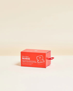 Boîte cartonnée rouge de la mini boîte à bijoux Marie, une petite surprise à déballer – LesDnicheuses